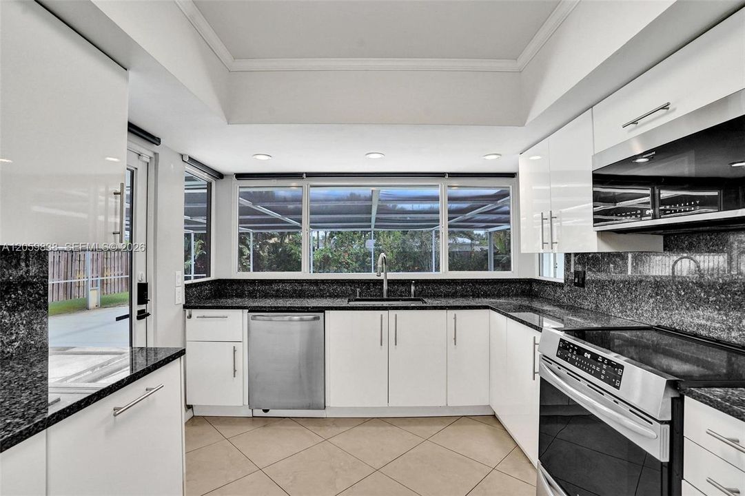 На продажу: $677,999 (3 спален, 2 ванн, 1542 Квадратных фут)