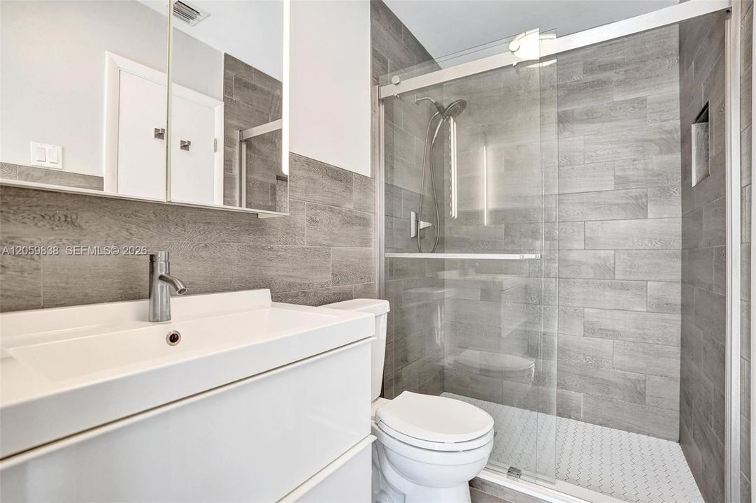 На продажу: $677,999 (3 спален, 2 ванн, 1542 Квадратных фут)