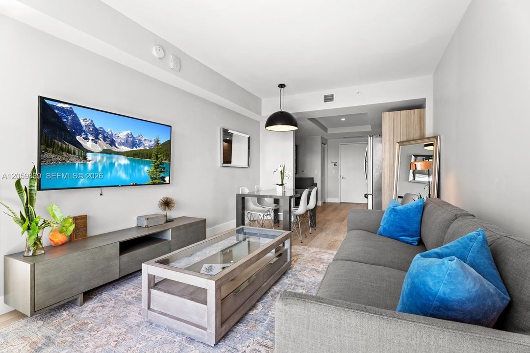 For Rent: $4,500 (1 beds, 1 baths, 673 Square Feet)