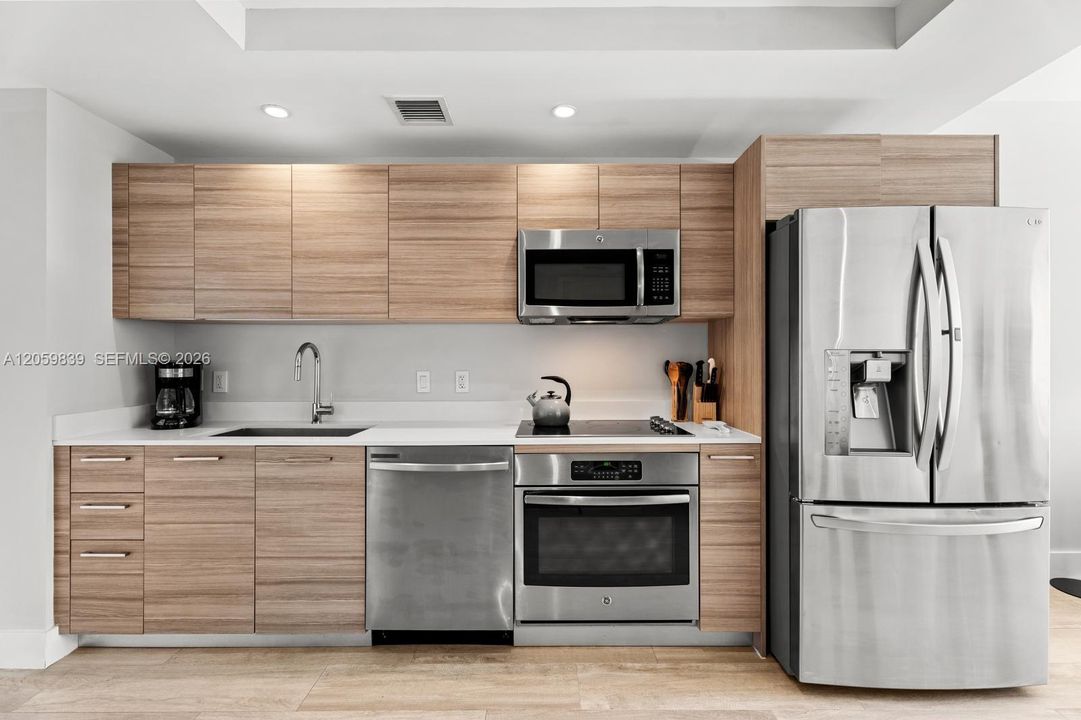 For Rent: $4,500 (1 beds, 1 baths, 673 Square Feet)