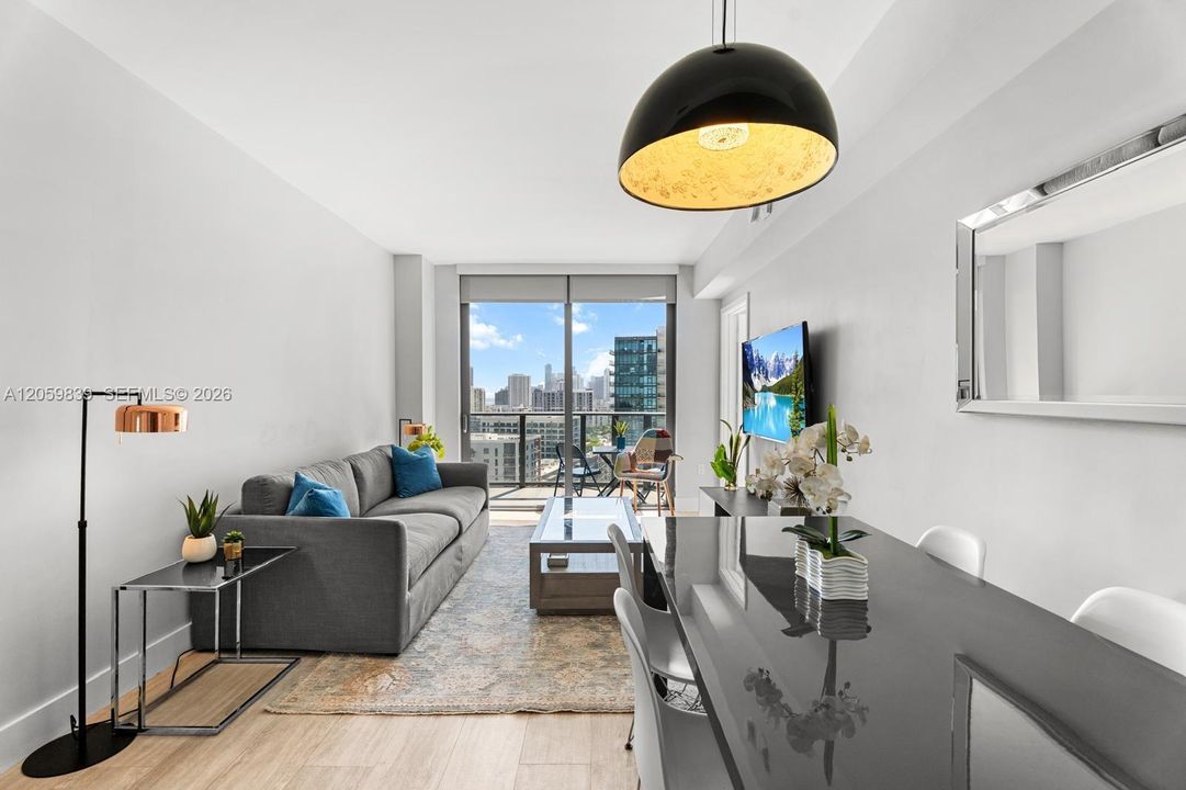 For Rent: $4,500 (1 beds, 1 baths, 673 Square Feet)