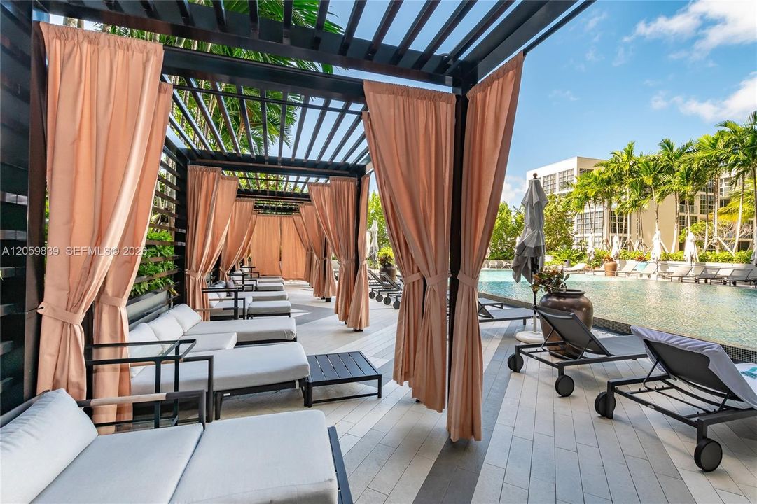 For Rent: $4,500 (1 beds, 1 baths, 673 Square Feet)