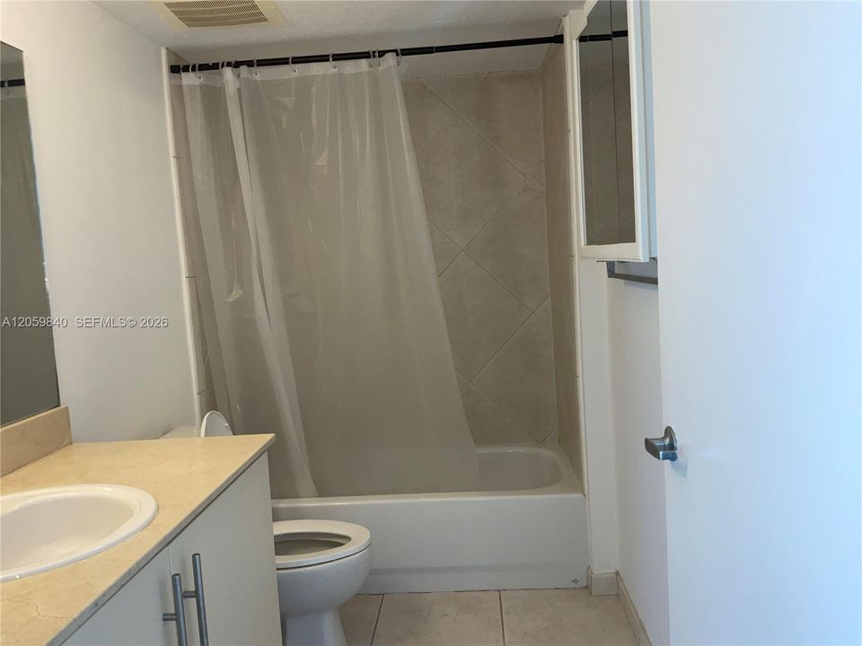 В аренду: $3,900 (1 спален, 1 ванн, 1109 Квадратных фут)