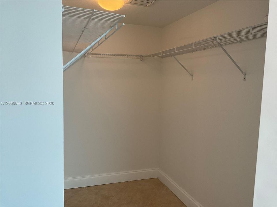 В аренду: $3,900 (1 спален, 1 ванн, 1109 Квадратных фут)