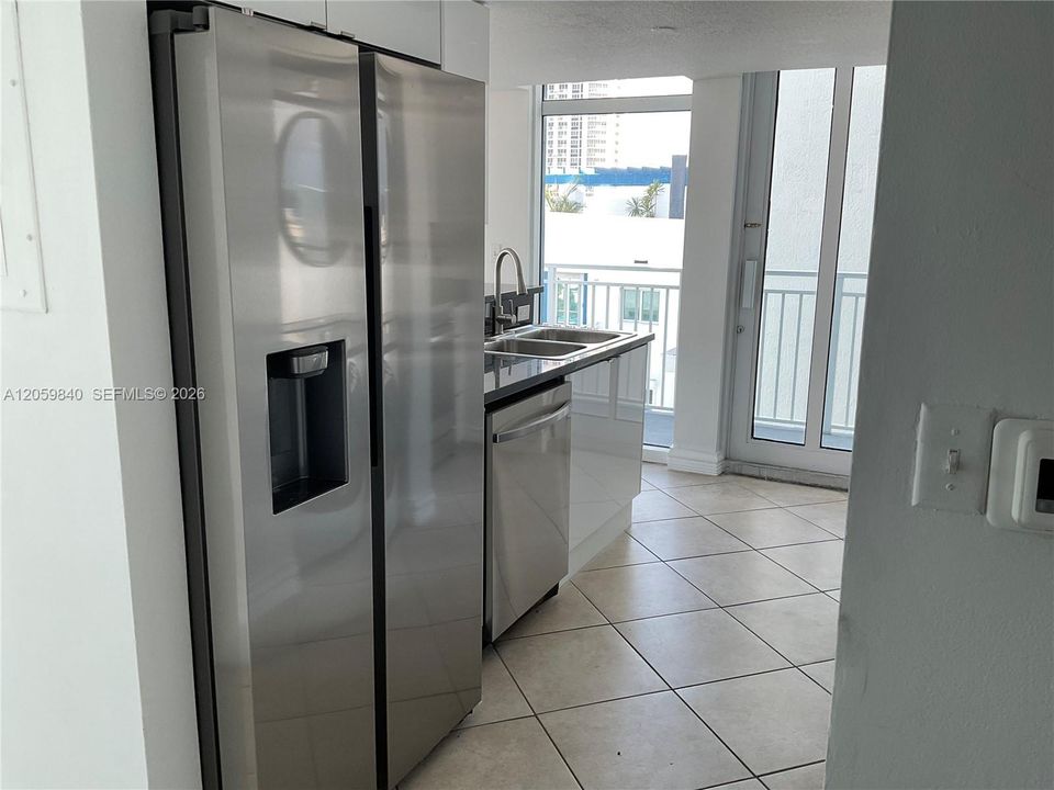 В аренду: $3,900 (1 спален, 1 ванн, 1109 Квадратных фут)