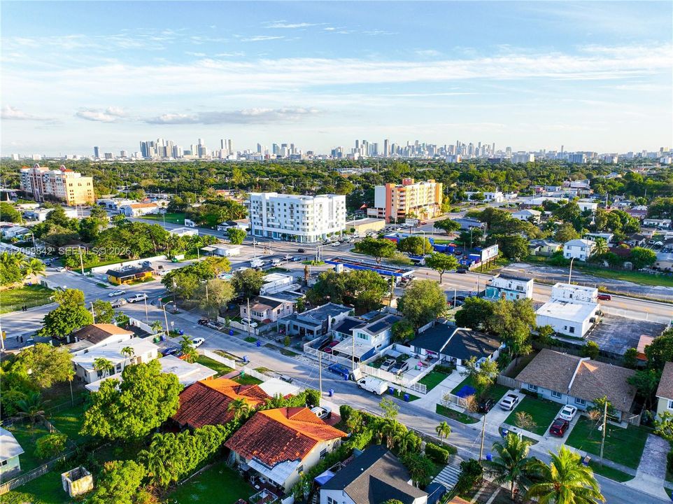 En Venta: $299,900 (3 camas, 2 baños, 1242 Pies cuadrados)