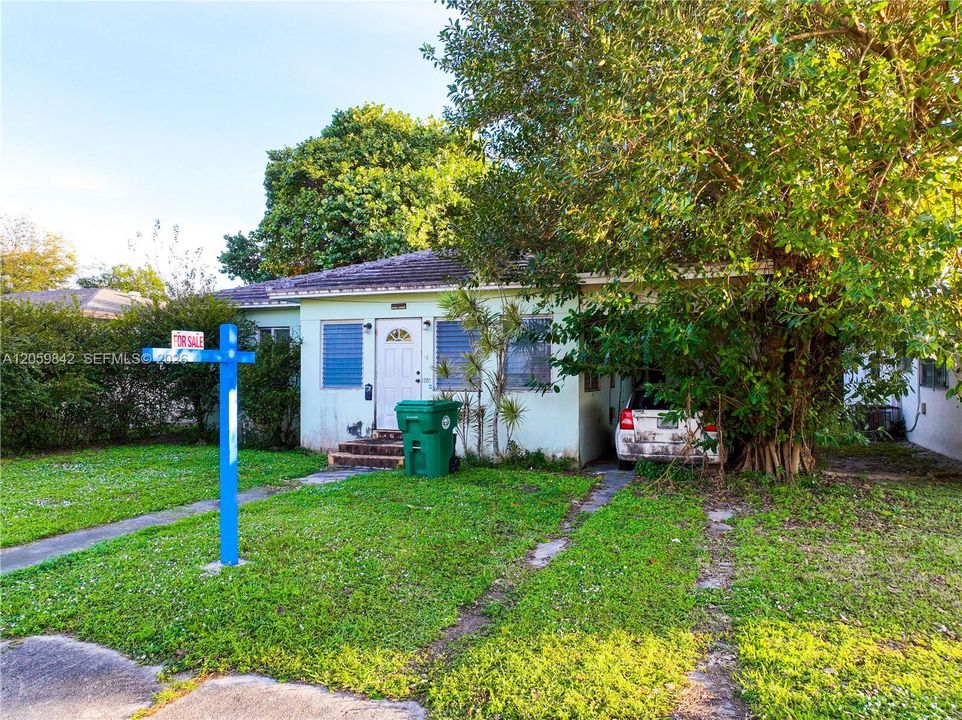 En Venta: $299,900 (3 camas, 2 baños, 1242 Pies cuadrados)
