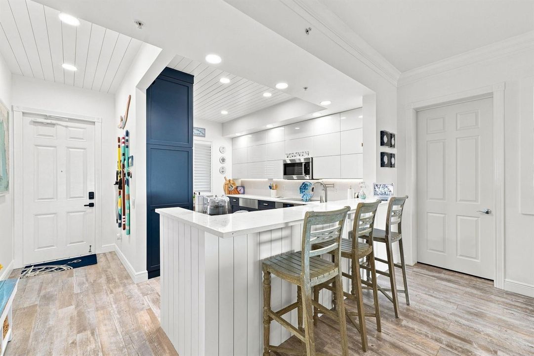 Kitchen Breakfast Bar