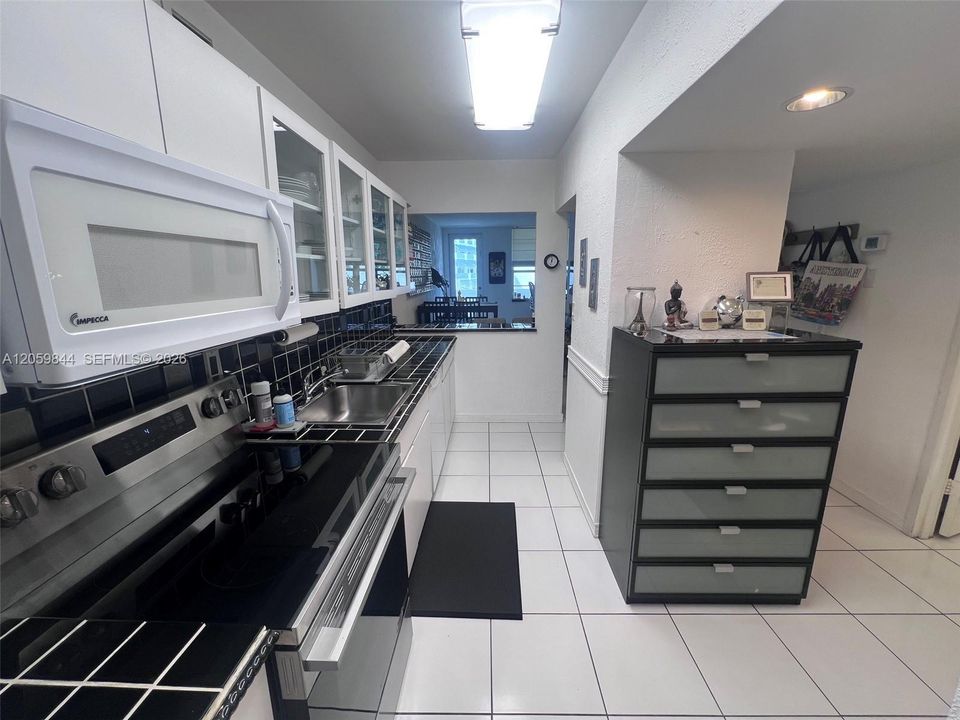 На продажу: $390,000 (1 спален, 1 ванн, 530 Квадратных фут)