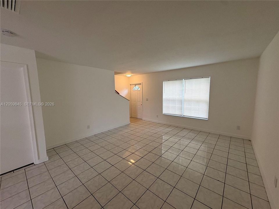 В аренду: $1,800 (2 спален, 1 ванн, 0 Квадратных фут)