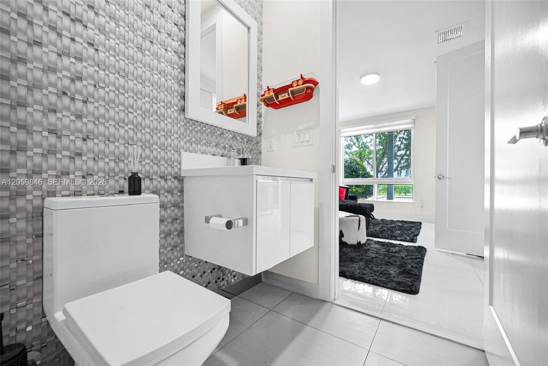 На продажу: $899,999 (3 спален, 3 ванн, 2654 Квадратных фут)