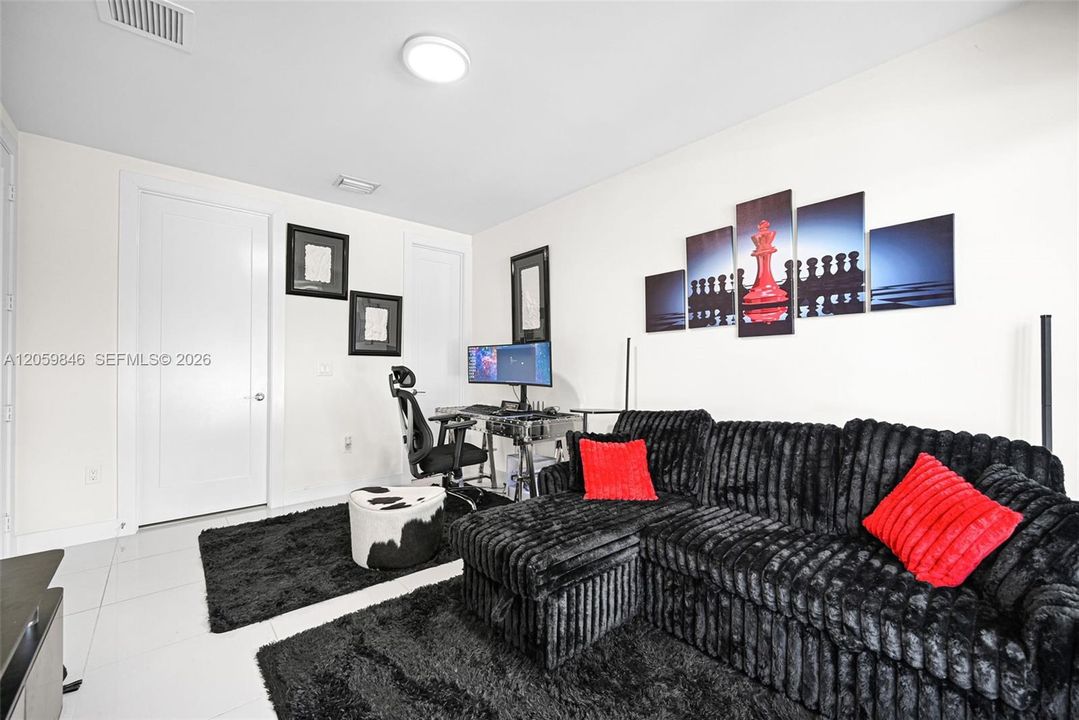 На продажу: $899,999 (3 спален, 3 ванн, 2654 Квадратных фут)