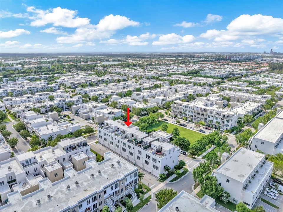 На продажу: $899,999 (3 спален, 3 ванн, 2654 Квадратных фут)