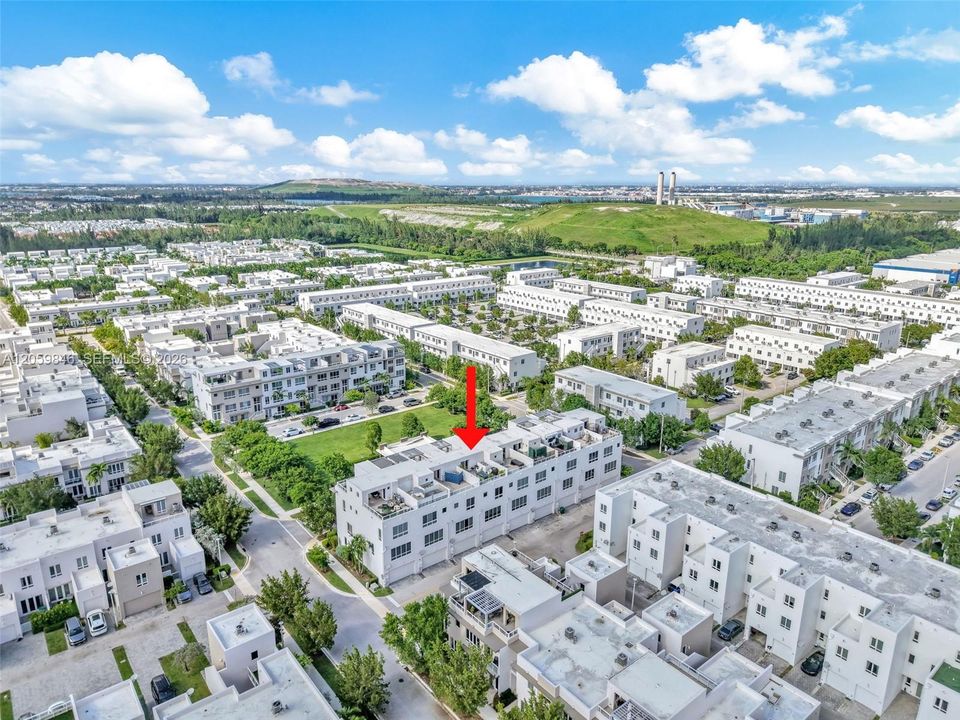 На продажу: $899,999 (3 спален, 3 ванн, 2654 Квадратных фут)