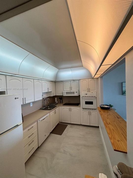 For Rent: $3,190 (2 beds, 2 baths, 1549 Square Feet)