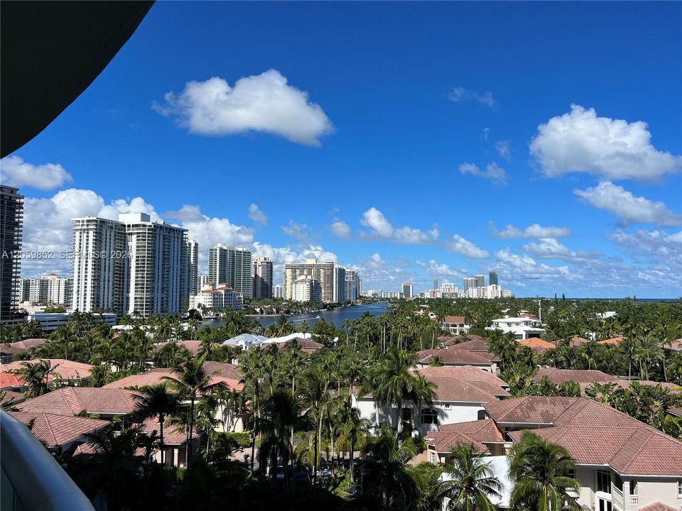 For Rent: $3,190 (2 beds, 2 baths, 1549 Square Feet)