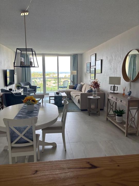 For Rent: $3,190 (2 beds, 2 baths, 1549 Square Feet)