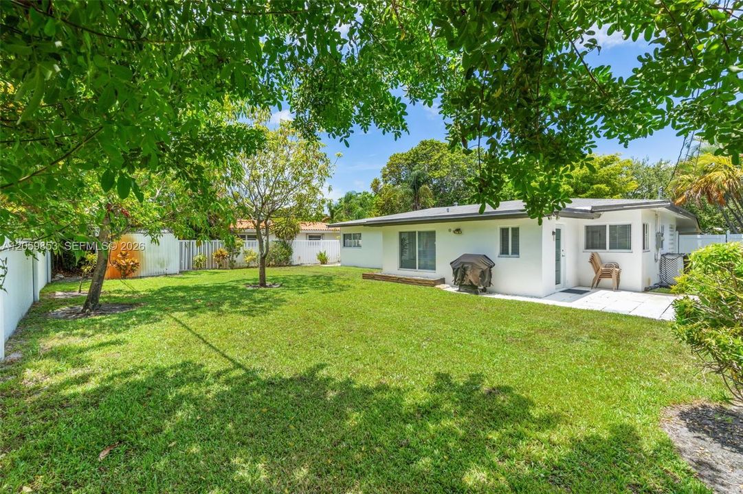En Venta: $839,000 (2 camas, 2 baños, 1526 Pies cuadrados)