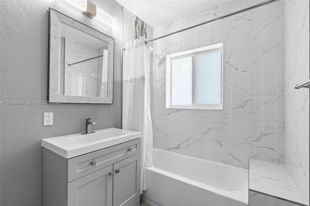 En Venta: $839,000 (2 camas, 2 baños, 1526 Pies cuadrados)
