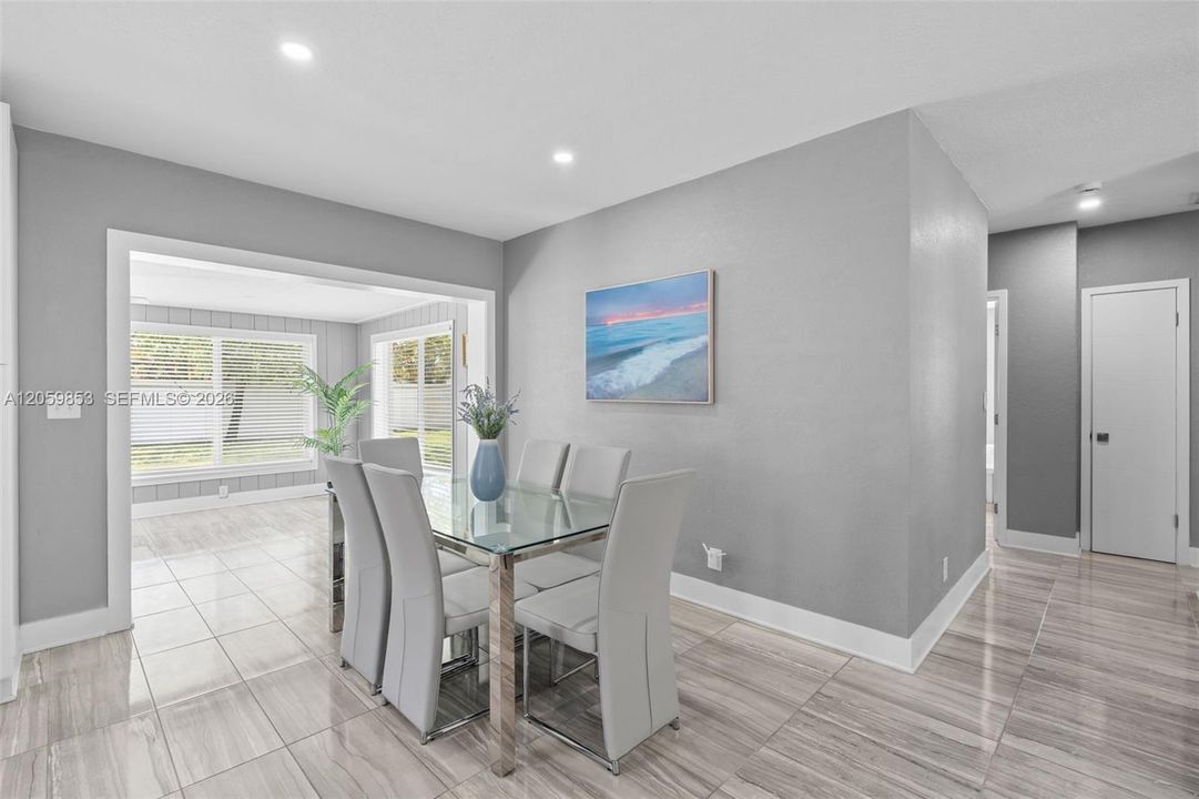 En Venta: $839,000 (2 camas, 2 baños, 1526 Pies cuadrados)