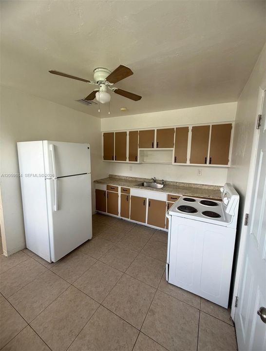 For Rent: $2,300 (2 beds, 1 baths, 1320 Square Feet)