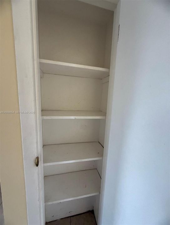 For Rent: $2,300 (2 beds, 1 baths, 1320 Square Feet)