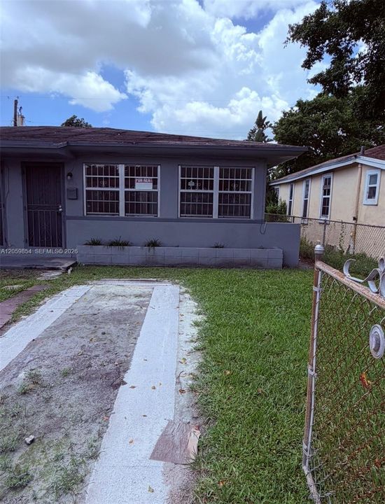 For Rent: $2,300 (2 beds, 1 baths, 1320 Square Feet)