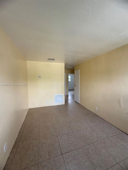 For Rent: $2,300 (2 beds, 1 baths, 1320 Square Feet)