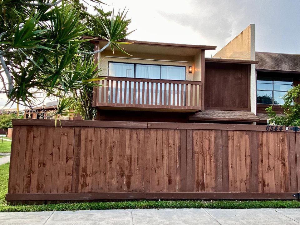 For Rent: $3,200 (3 beds, 2 baths, 1340 Square Feet)