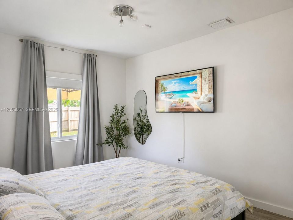В аренду: $5,000 (3 спален, 1 ванн, 1316 Квадратных фут)