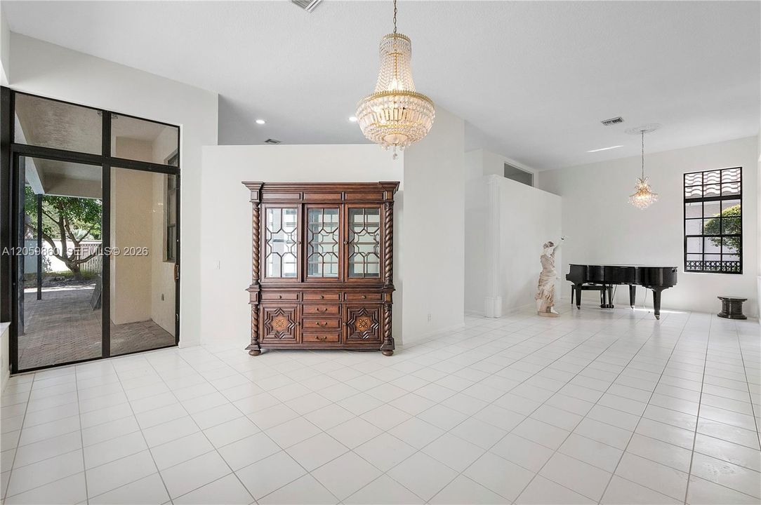 For Sale: $690,000 (3 beds, 2 baths, 2103 Square Feet)