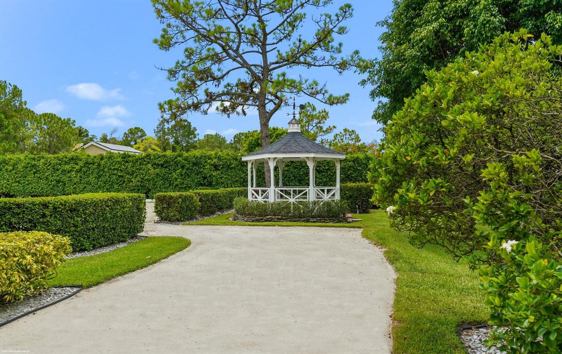 Ringside Gazebo