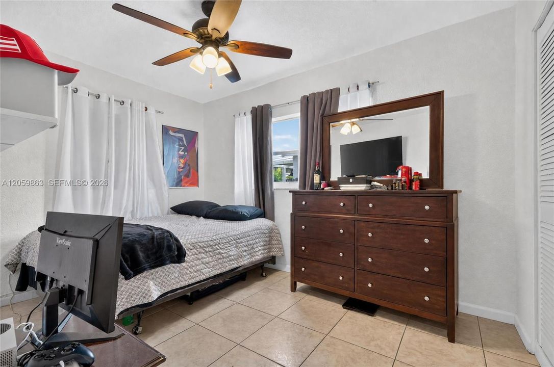 En Venta: $589,000 (3 camas, 2 baños, 1290 Pies cuadrados)