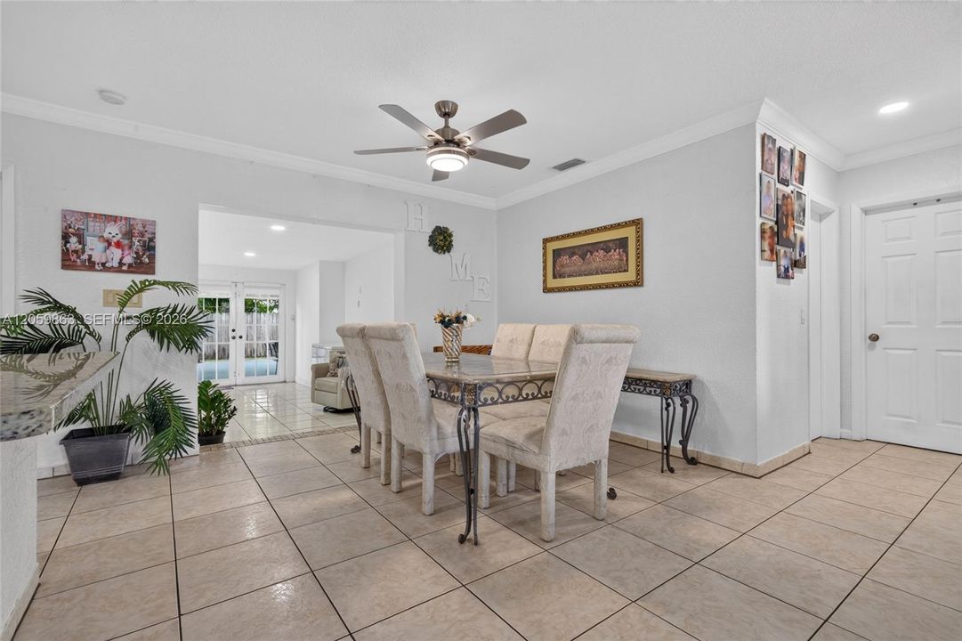 En Venta: $589,000 (3 camas, 2 baños, 1290 Pies cuadrados)