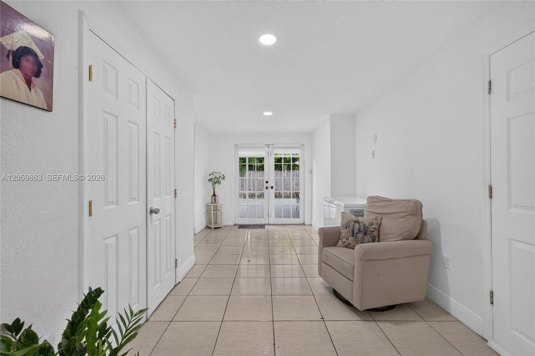 En Venta: $589,000 (3 camas, 2 baños, 1290 Pies cuadrados)