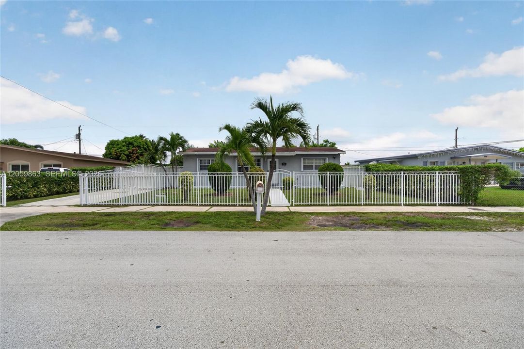 En Venta: $589,000 (3 camas, 2 baños, 1290 Pies cuadrados)