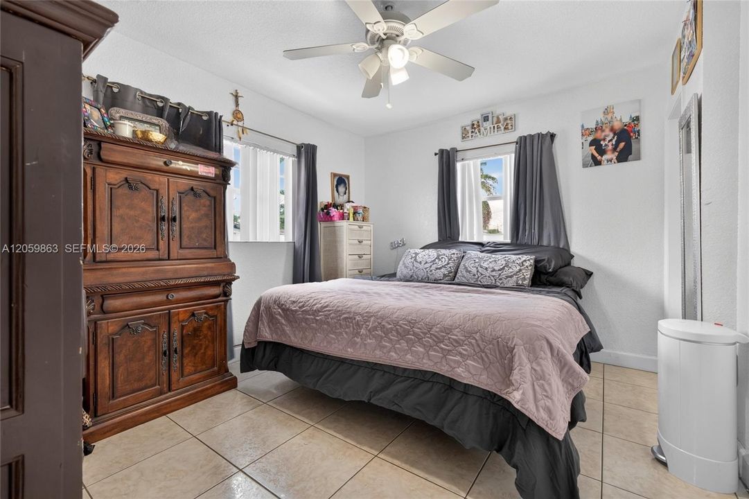 En Venta: $589,000 (3 camas, 2 baños, 1290 Pies cuadrados)