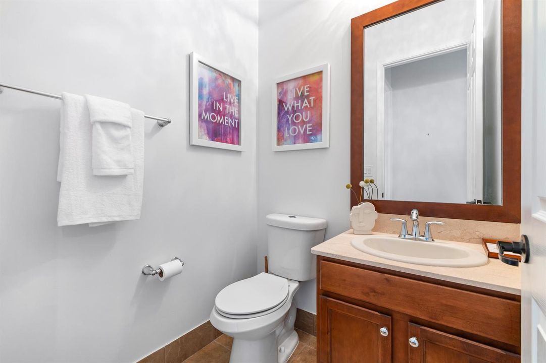 3644 HALF BATH SPLIT SHOT TO BED 3