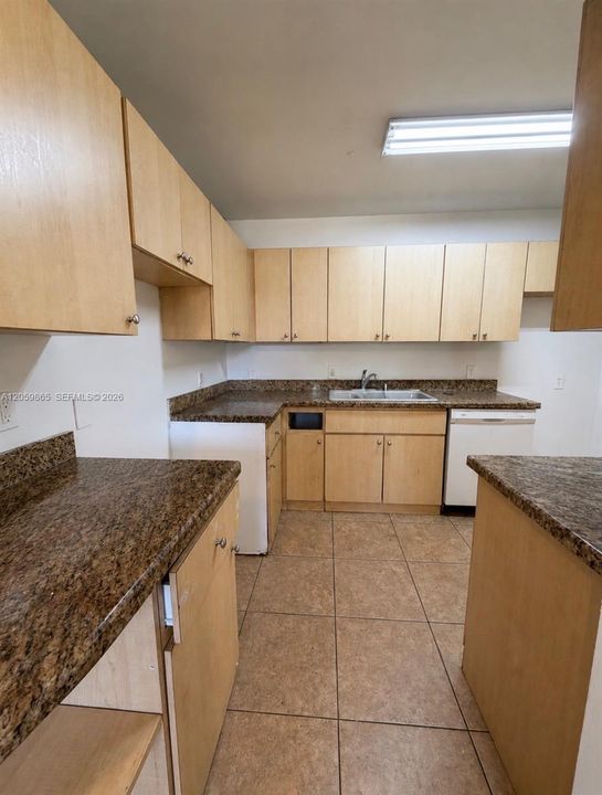 В аренду: $2,900 (4 спален, 2 ванн, 1335 Квадратных фут)