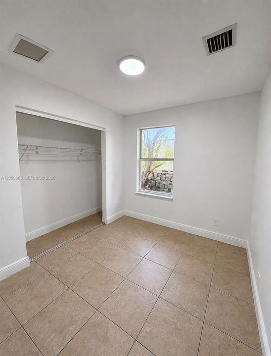 В аренду: $2,900 (4 спален, 2 ванн, 1335 Квадратных фут)