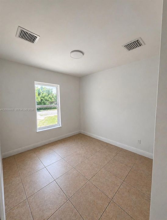 В аренду: $2,900 (4 спален, 2 ванн, 1335 Квадратных фут)