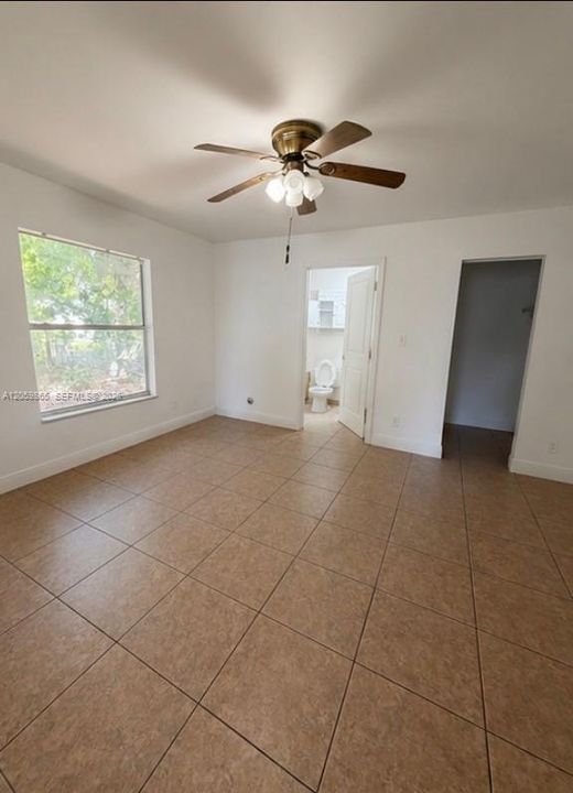 В аренду: $2,900 (4 спален, 2 ванн, 1335 Квадратных фут)