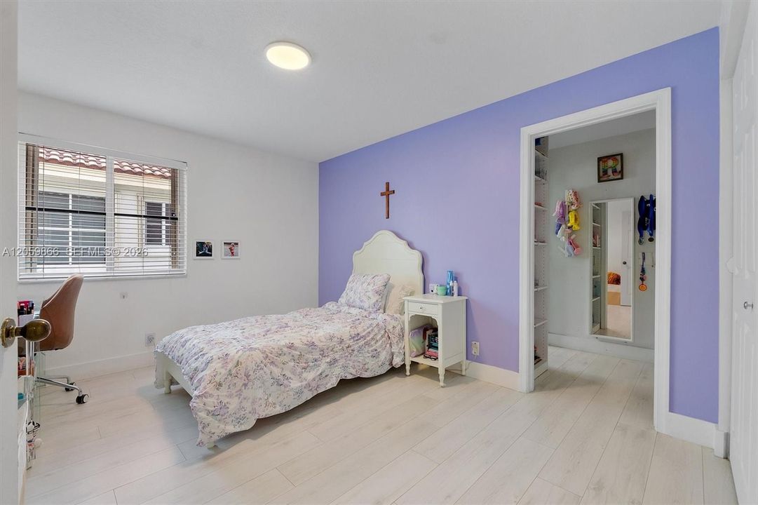 На продажу: $1,499,999 (6 спален, 4 ванн, 3184 Квадратных фут)