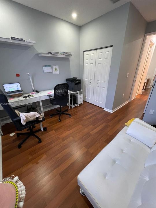 Bedroom/office upstair