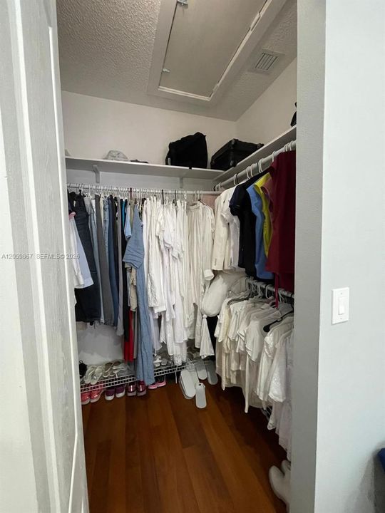 Primary/master bedroom
