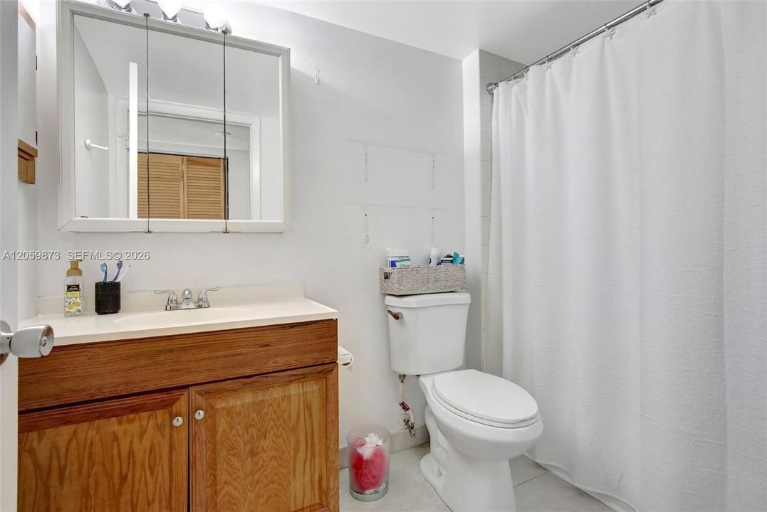 В аренду: $1,900 (2 спален, 2 ванн, 1024 Квадратных фут)