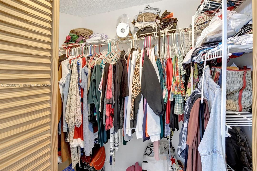 В аренду: $1,900 (2 спален, 2 ванн, 1024 Квадратных фут)