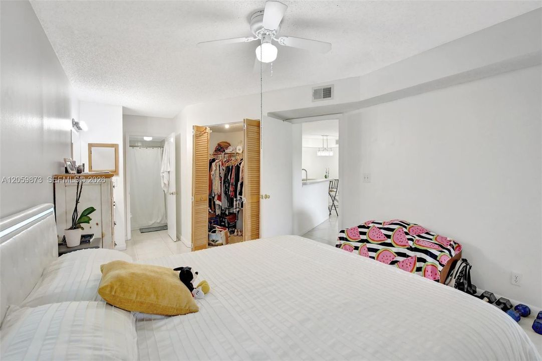 В аренду: $1,900 (2 спален, 2 ванн, 1024 Квадратных фут)