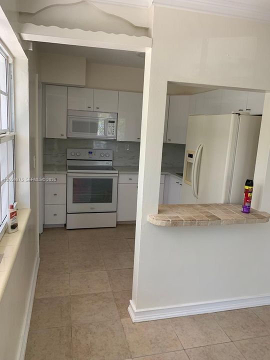 В аренду: $2,100 (2 спален, 2 ванн, 1030 Квадратных фут)