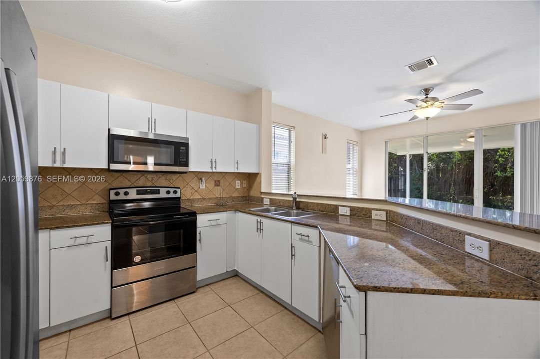 For Rent: $3,500 (4 beds, 3 baths, 1765 Square Feet)